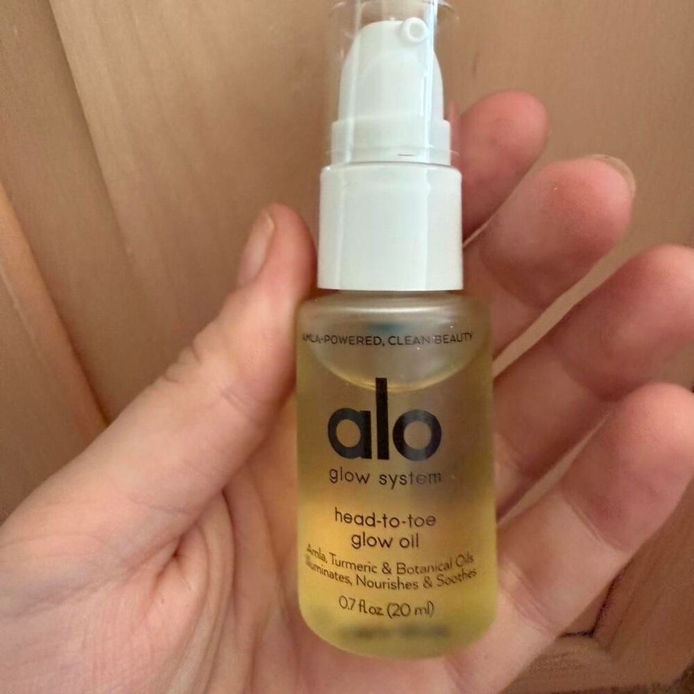 Alo-yoga Yellow and Tan Bath-and-body